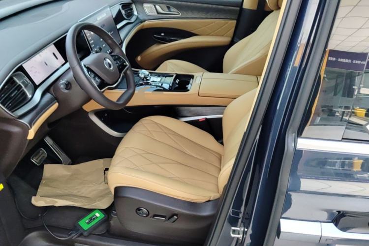 Used Denza D9 2025 DM-i Intelligent Drive 1020 Four-Wheel Drive Prestige Model Left Front Seat