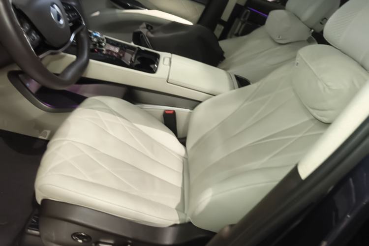 Used Denza D9 2025 DM-i Intelligent Drive 1020 Four-Wheel Drive Prestige Model Left Front Seat