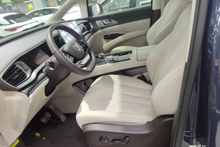 Used Denza D9 2025 DM-i Intelligent Drive 1020 Four-Wheel Drive Flagship Model Left Front Seat