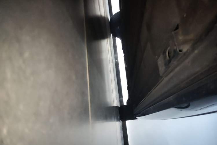 Used Denza D9 2025 DM-i Intelligent Drive 1020 Four-Wheel Drive Flagship Model Left Side Sill