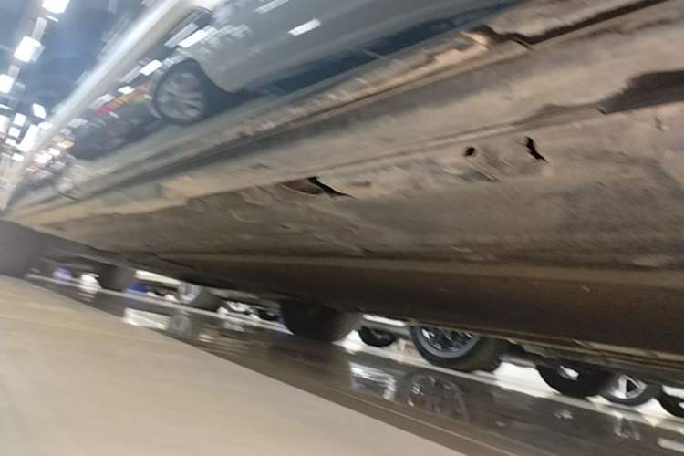 Used Denza D9 2025 DM-i Intelligent Drive 1020 Four-Wheel Drive Flagship Model Left Side Sill
