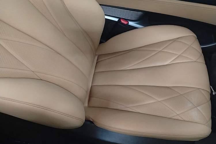 Used Denza D9 2025 DM-i Intelligent Drive 1020 Four-Wheel Drive Flagship Model Right Front Seat