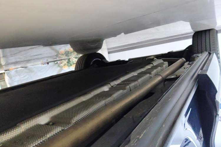 Used Denza D9 2025 DM-i Intelligent Drive 1020 Four-Wheel Drive Prestige Model Right Side Sill