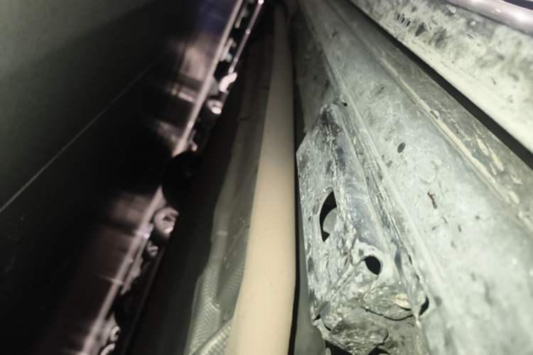 Used Denza D9 2025 DM-i Intelligent Drive 1020 Four-Wheel Drive Prestige Model Right Side Sill