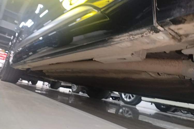 Used Denza D9 2025 DM-i Intelligent Drive 1020 Four-Wheel Drive Flagship Model Right Side Sill