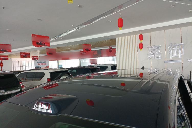 Used Denza D9 2025 DM-i Intelligent Drive 1020 Four-Wheel Drive Prestige Model Roof