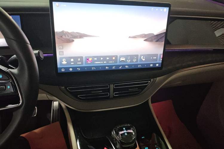 Used Denza D9 2025 DM-i Intelligent Drive 1020 Four-Wheel Drive Prestige Model Audio And AC Panel