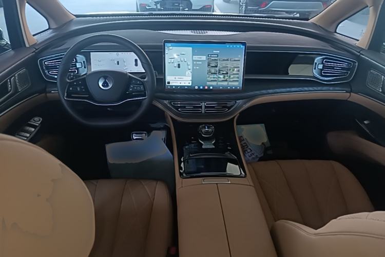 Used Denza D9 2025 EV Intelligent Driving Edition 620 Luxury Model Center Console