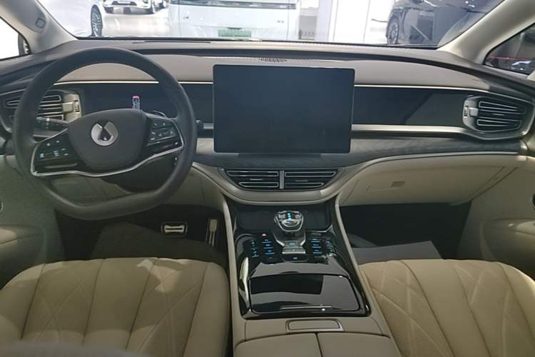 Used Denza D9 2025 DM-i Intelligent Drive 1020 Four-Wheel Drive Prestige Model Center Console