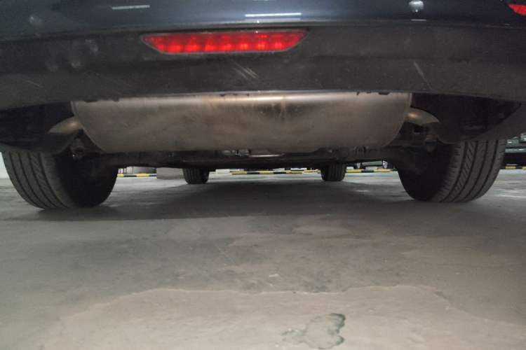Used Denza D9 2025 DM-i Smart Drive 1020 Four-Wheel Drive Deluxe Model Chassis Rear