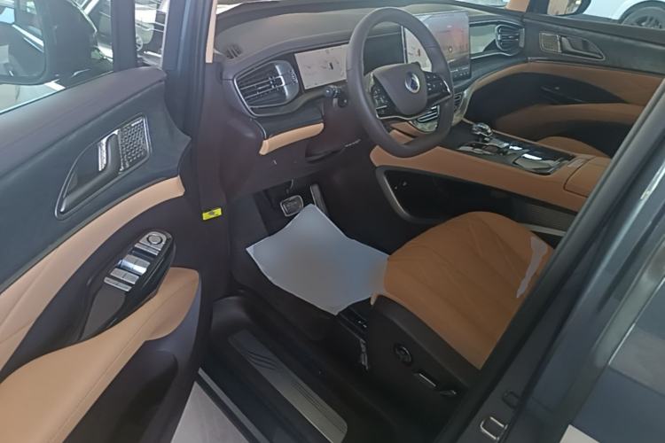 Used Denza D9 2025 EV Intelligent Driving Edition 620 Luxury Model Driver Seat