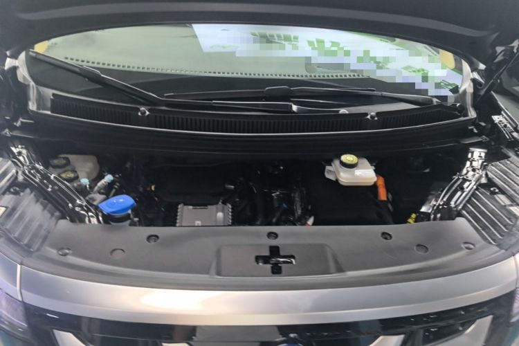 Used Denza D9 2025 DM-i Intelligent Drive 1020 Four-Wheel Drive Flagship Model Engine Bay