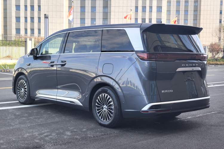 Used Denza D9 2025 EV Intelligent Driving Edition 620 Luxury Model Exterior 4