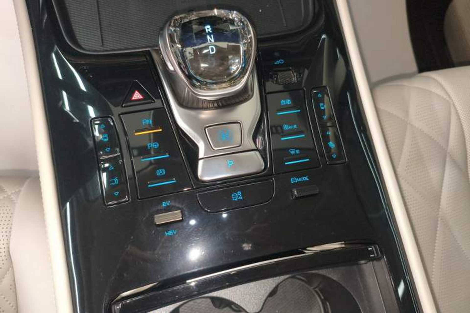 Used Denza D9 2025 DM-i Intelligent Drive 1020 Four-Wheel Drive Flagship Model Gear Lever
