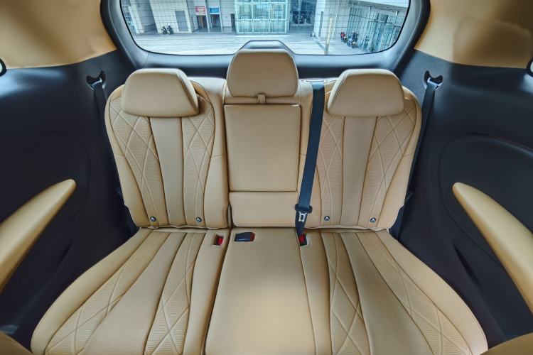Used Denza D9 2025 DM-i Intelligent Drive 1020 Four-Wheel Drive Flagship Model Interior 3