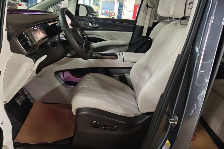 Used Denza D9 2025 DM-i Intelligent Drive 1020 Four-Wheel Drive Prestige Model Left Front Seat