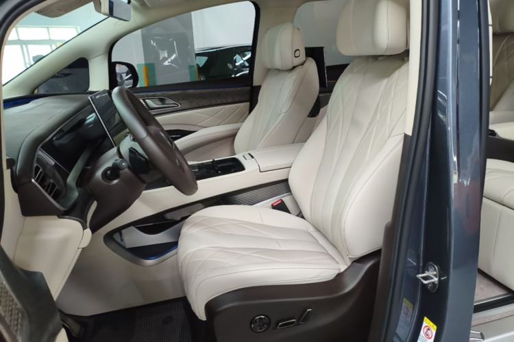 Used Denza D9 2025 DM-i Intelligent Drive 1020 Four-Wheel Drive Prestige Model Left Front Seat