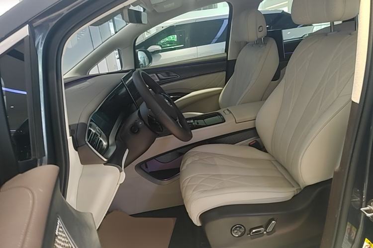 Used Denza D9 2025 DM-i Intelligent Drive 1020 Four-Wheel Drive Prestige Model Left Front Seat
