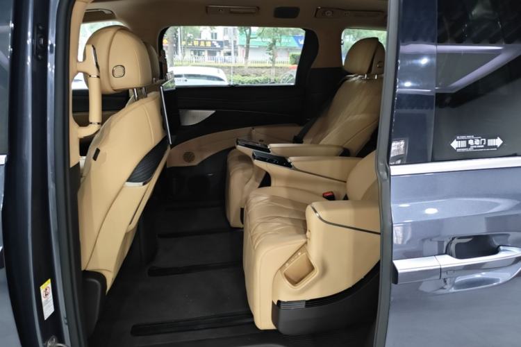 Used Denza D9 2025 DM-i Intelligent Drive 1020 Four-Wheel Drive Flagship Model Left Rear Seat