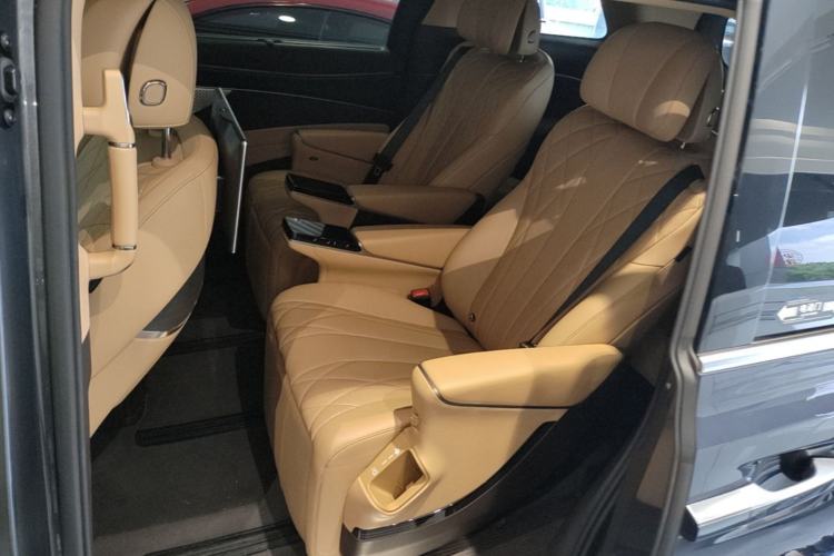 Used Denza D9 2025 DM-i Intelligent Drive 1020 Four-Wheel Drive Flagship Model Left Rear Seat