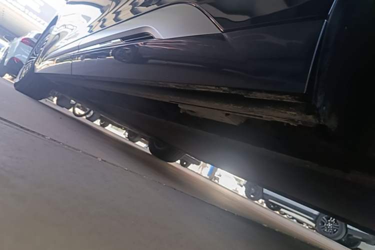 Used Denza D9 2025 EV Intelligent Driving Edition 620 Luxury Model Left Side Sill