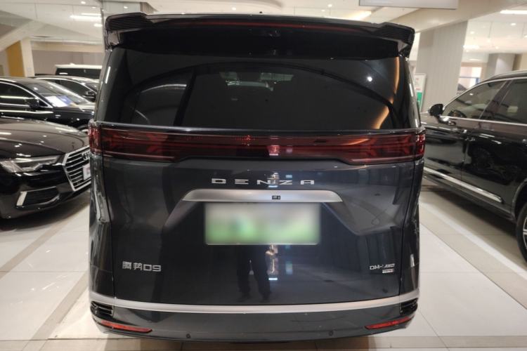 Used Denza D9 2025 DM-i Intelligent Drive 1020 Four-Wheel Drive Flagship Model Rear