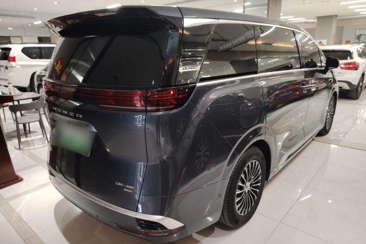 Used Denza D9 2025 DM-i Intelligent Drive 1020 Four-Wheel Drive Flagship Model Rear Right 45 Deg