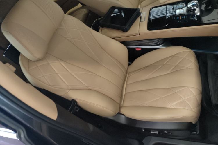 Used Denza D9 2025 DM-i Intelligent Drive 1020 Four-Wheel Drive Flagship Model Right Front Seat