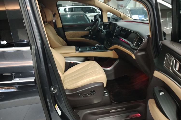 Used Denza D9 2025 DM-i Intelligent Drive 1020 Four-Wheel Drive Flagship Model Right Front Seat