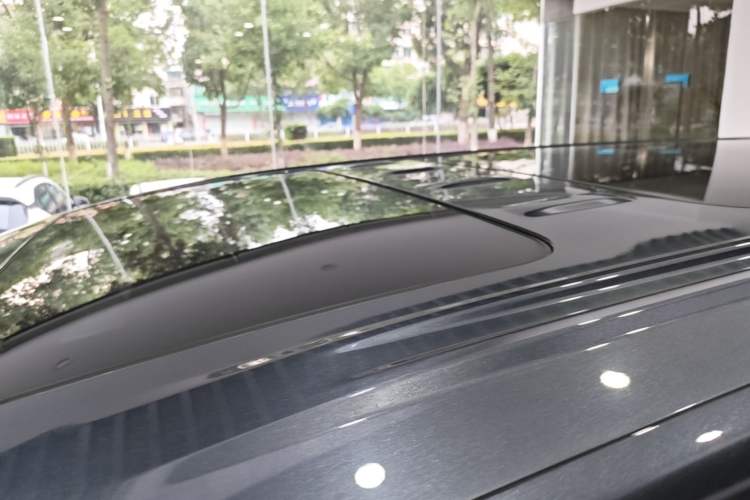 Used Denza D9 2025 DM-i Intelligent Drive 1020 Four-Wheel Drive Flagship Model Roof
