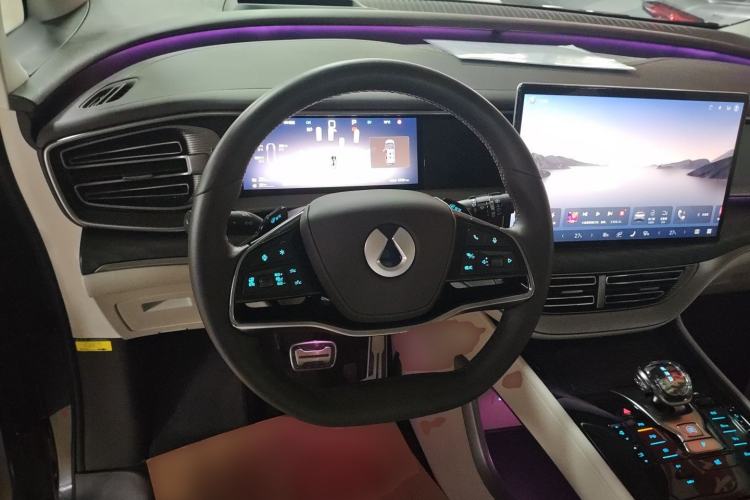 Used Denza D9 2025 DM-i Intelligent Drive 1020 Four-Wheel Drive Prestige Model Steering Wheel