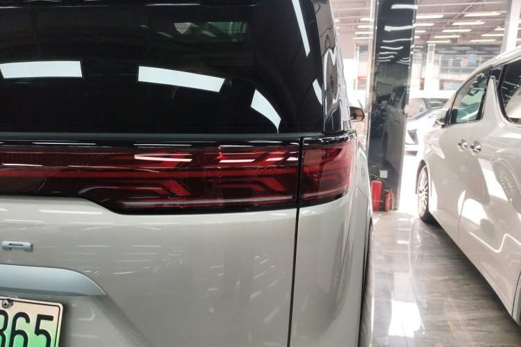 Used Denza D9 2025 Model DM-i Four-Wheel Drive Supreme Edition Exterior 6