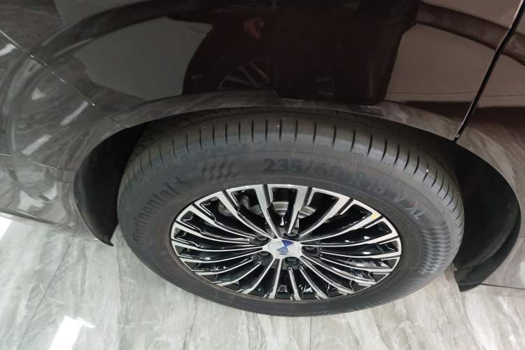 Used Denza D9 2025 Model DM-i Four-Wheel Drive Supreme Edition Exterior 8