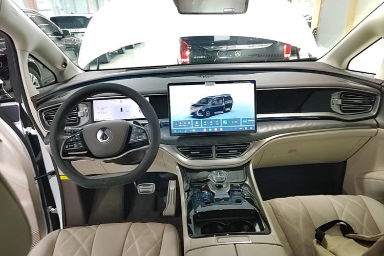 Used Denza D9 2025 DM-i Intelligent Drive 1020 Four-Wheel Drive Prestige Model Center Console