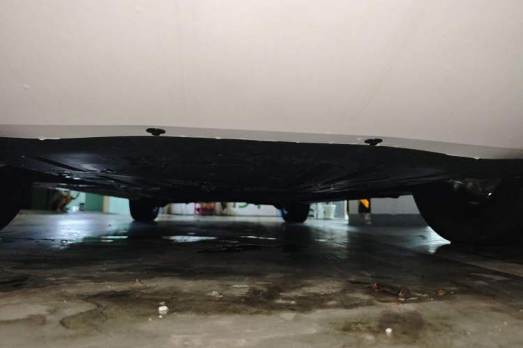Used Denza D9 2025 Model DM-i Four-Wheel Drive Prestige Edition Chassis Front