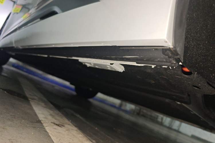 Used Denza D9 2025 Model DM-i Four-Wheel Drive Prestige Edition Chassis Rear Left