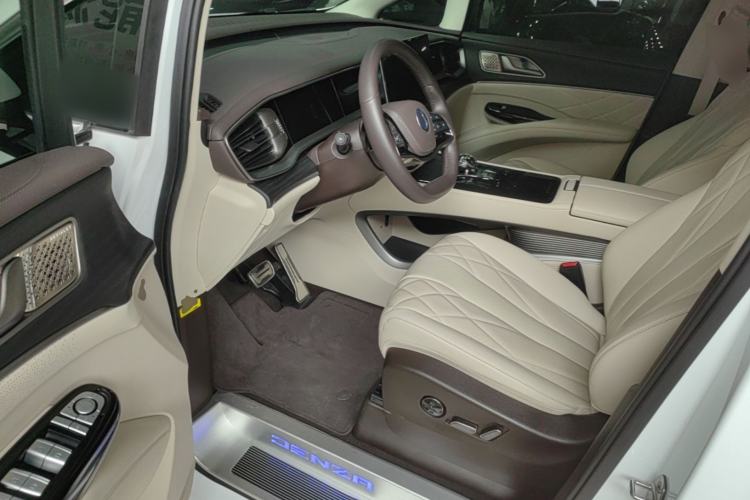 Used Denza D9 2025 DM-i Intelligent Drive 1020 Four-Wheel Drive Flagship Model Driver Seat