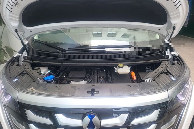 Used Denza D9 2025 Model DM-i Four-Wheel Drive Supreme Edition Engine Bay