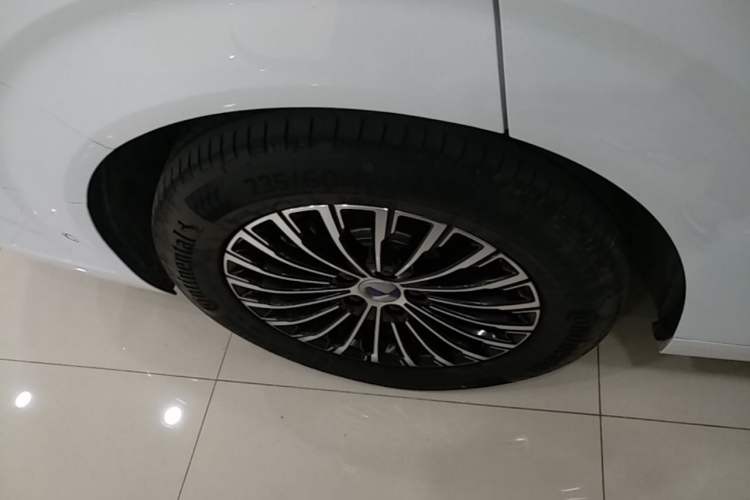 Used Denza D9 2025 DM-i Intelligent Drive 1020 Four-Wheel Drive Prestige Model Exterior 5