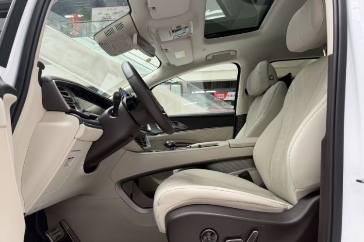 Used Denza D9 2025 DM-i Intelligent Drive 1020 Four-Wheel Drive Flagship Model Exterior 9