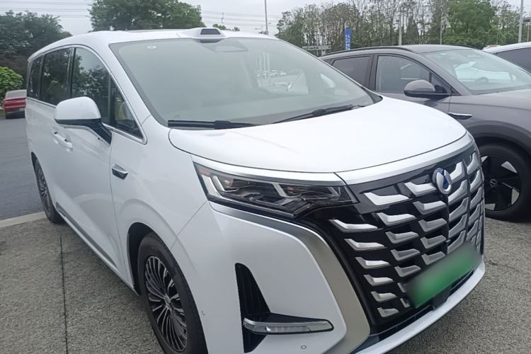 Used Denza D9 2025 DM-i Intelligent Drive 1020 Four-Wheel Drive Flagship Model Front Right 45 Deg