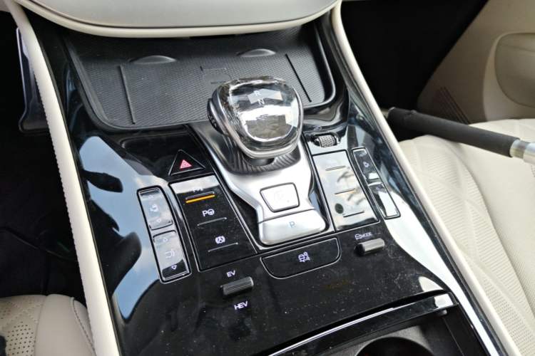 Used Denza D9 2025 DM-i Intelligent Drive 1020 Four-Wheel Drive Flagship Model Gear Lever