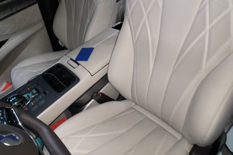 Used Denza D9 2025 DM-i Smart Drive 1020 Four-Wheel Drive Deluxe Model Left Front Seat