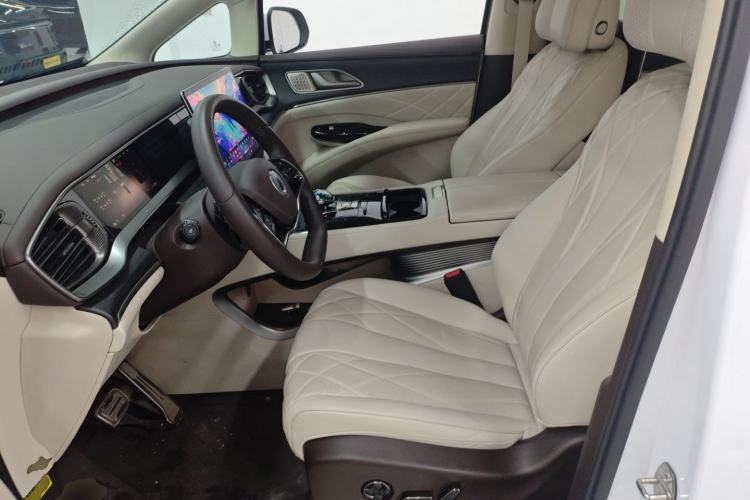 Used Denza D9 2025 EV Intelligent Driving Edition 600 Four-Wheel Drive Flagship Model Left Front Seat