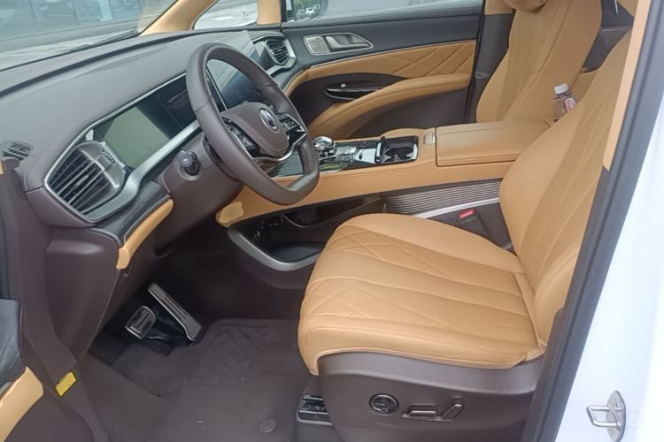Used Denza D9 2025 DM-i Intelligent Drive 1020 Four-Wheel Drive Flagship Model Left Front Seat