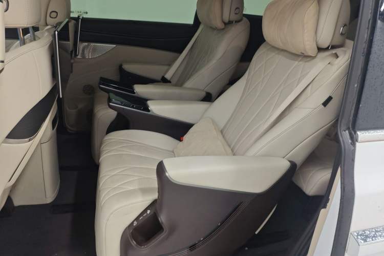 Used Denza D9 2025 EV Intelligent Driving Edition 600 Four-Wheel Drive Flagship Model Left Rear Seat