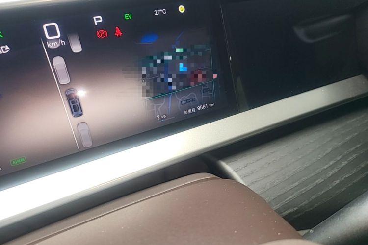 Used Denza D9 2025 Model DM-i Four-Wheel Drive Supreme Edition Odometer Close Up
