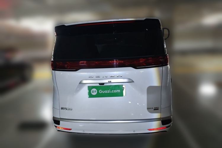 Used Denza D9 2025 DM-i Smart Drive 1020 Four-Wheel Drive Deluxe Model Rear