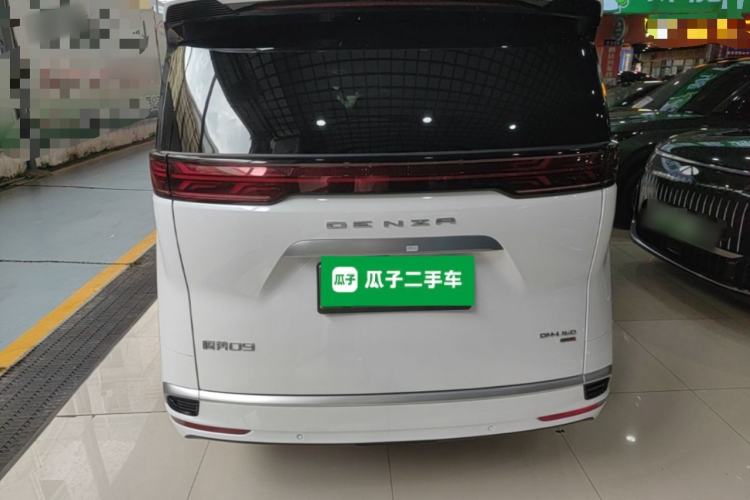 Used Denza D9 2025 DM-i Intelligent Drive 1020 Four-Wheel Drive Flagship Model Rear