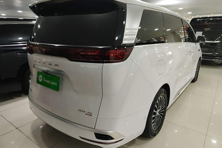 Used Denza D9 2025 DM-i Intelligent Drive 1020 Four-Wheel Drive Prestige Model Rear Right 45 Deg